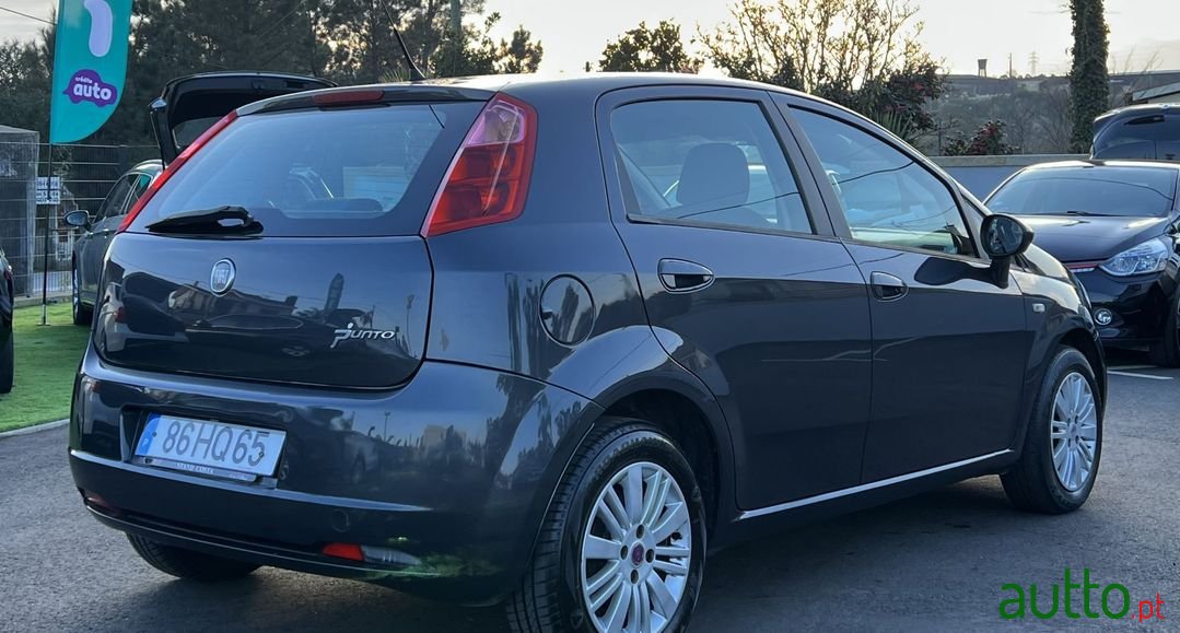 2009' Fiat Grande Punto photo #3