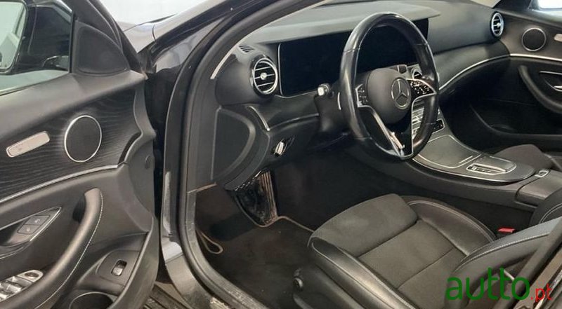 2021' Mercedes-Benz Classe E photo #3