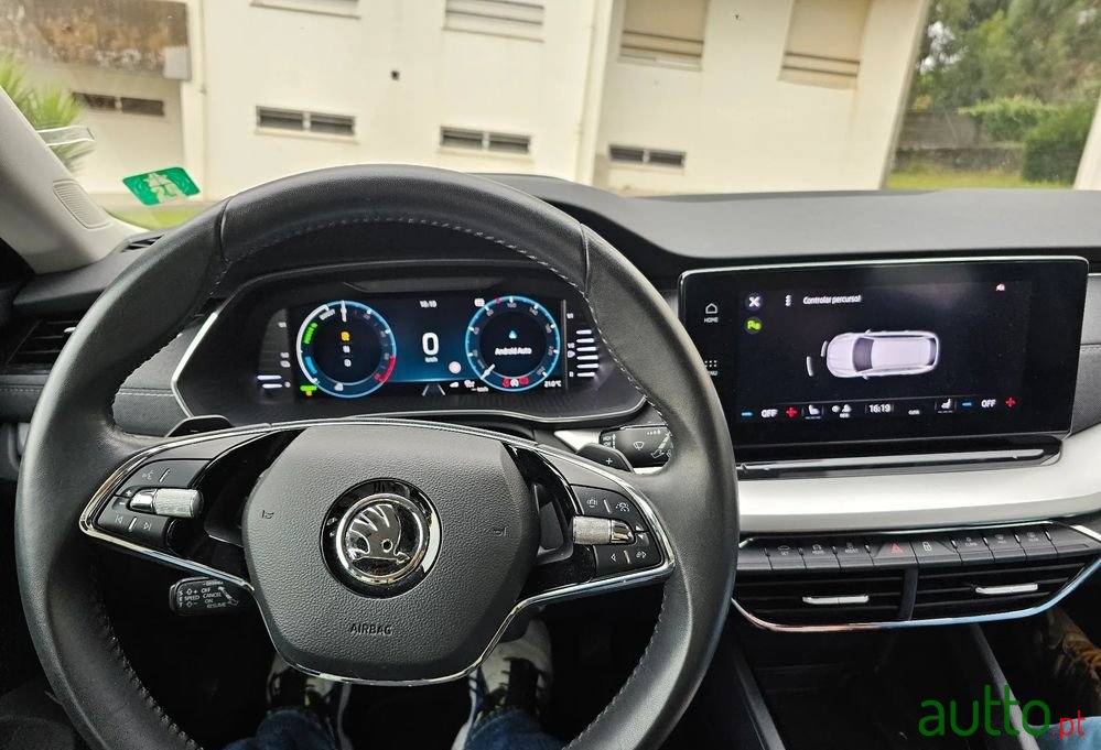 2021' Skoda Octavia Break photo #3