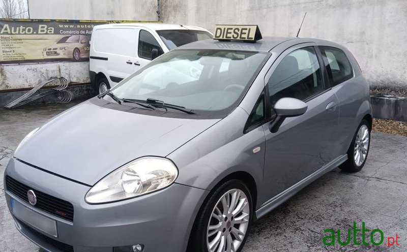 2008' Fiat Grande Punto photo #2