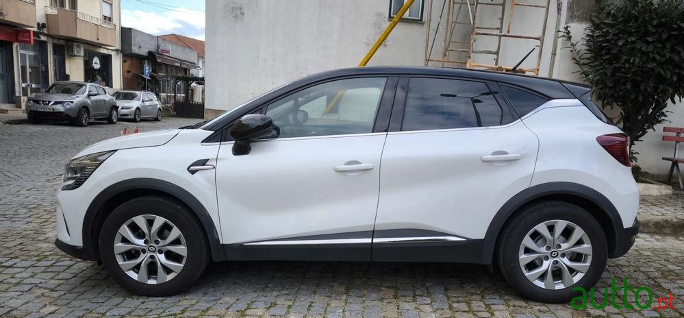 2022' Renault Captur 1.0 Tce Exclusive photo #1