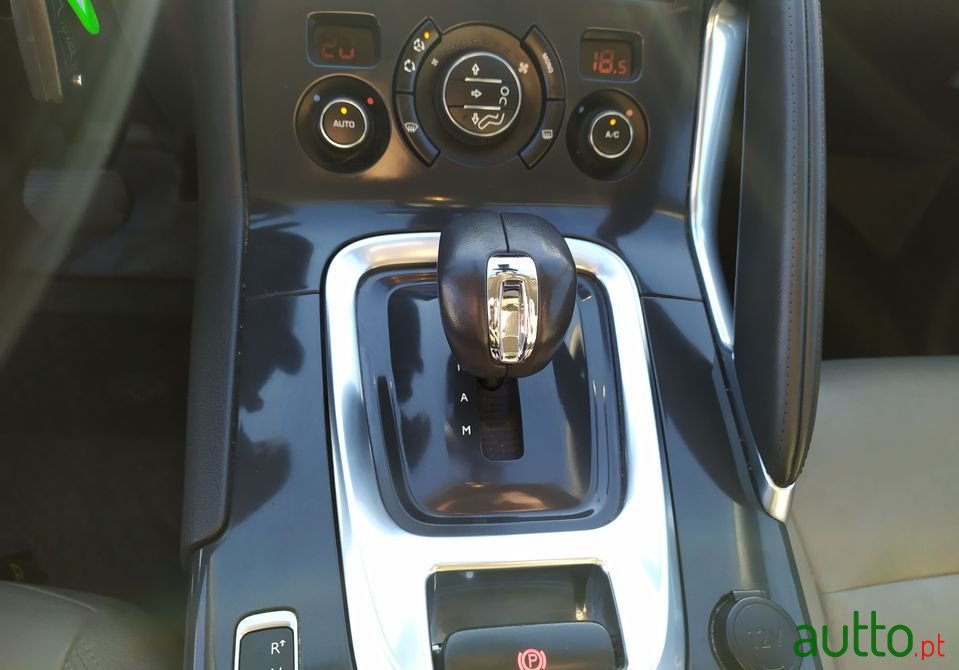 2015' Peugeot 3008 photo #1