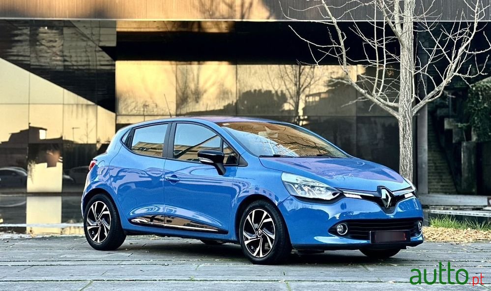 2013' Renault Clio photo #1