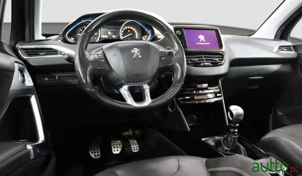 2017' Peugeot 2008 photo #6