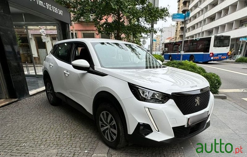 2020' Peugeot 2008 1.5 Bluehdi Active photo #2