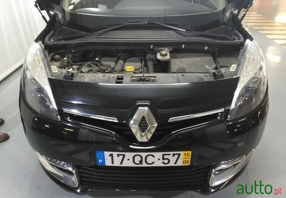2015' Renault Grand Scenic photo #3