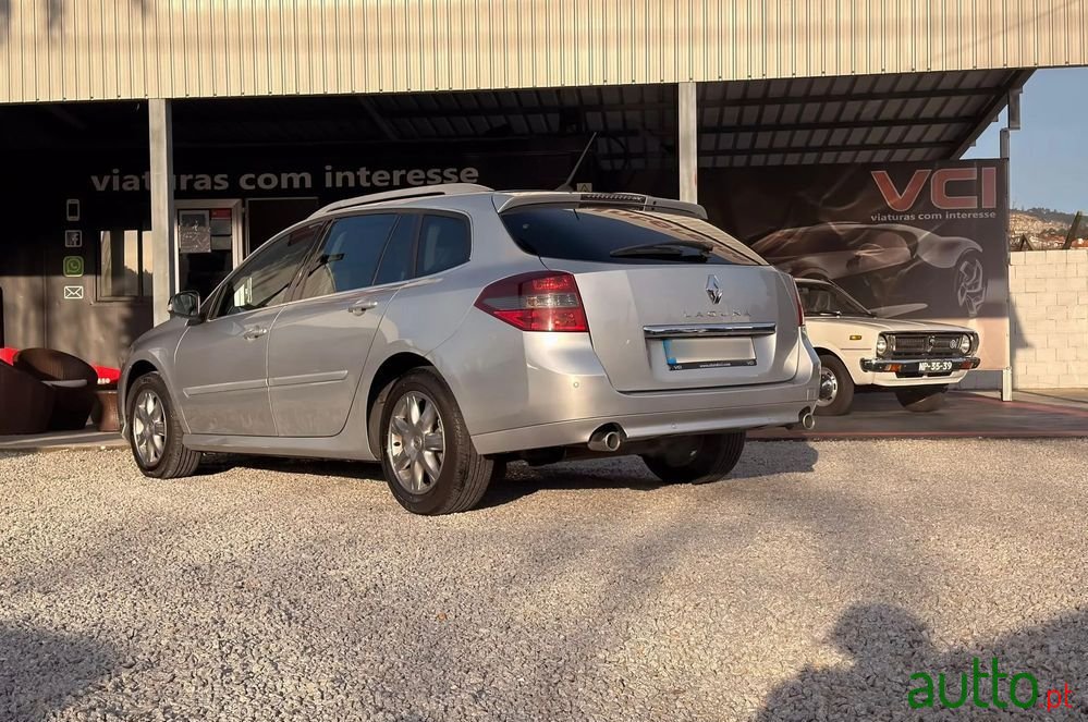 2010' Renault Laguna Break photo #6