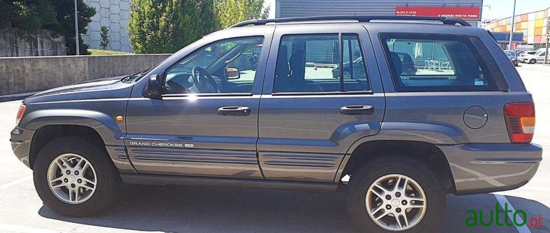 2005' Jeep Grand Cherokee photo #3