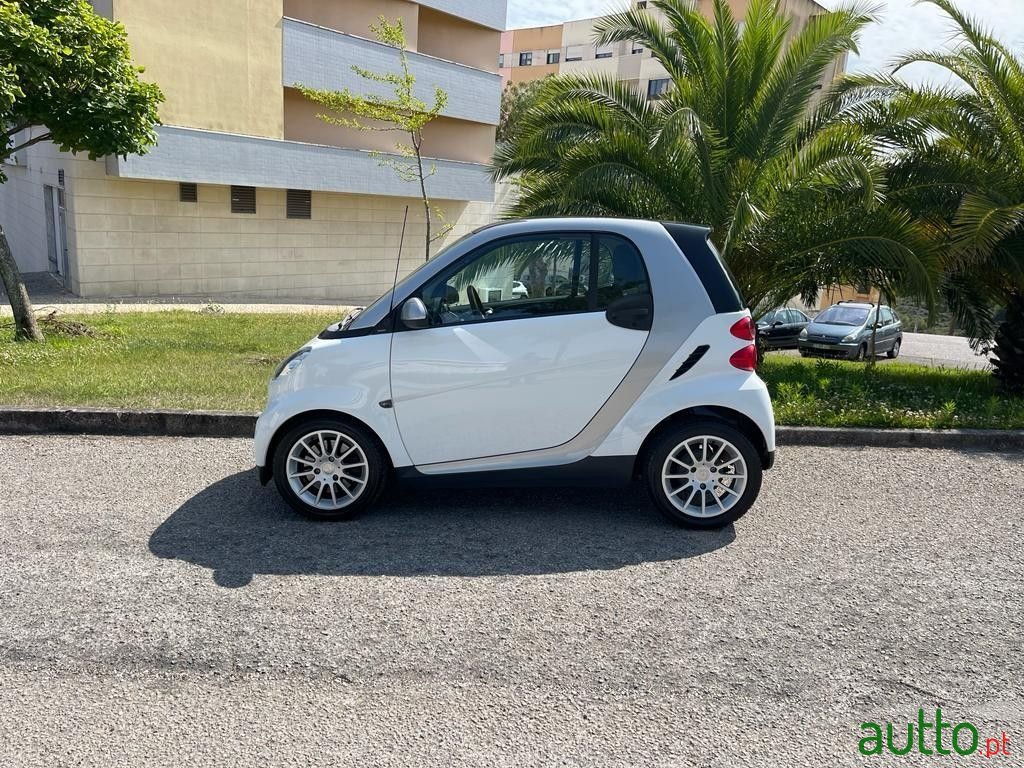 2009' Smart Fortwo photo #2