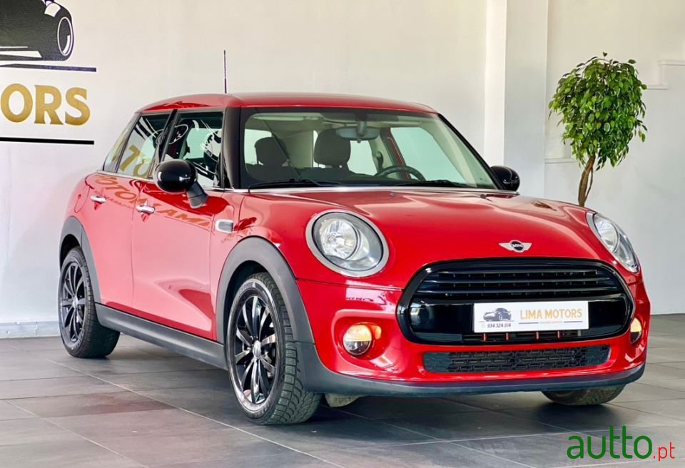 2015' MINI Cooper photo #3