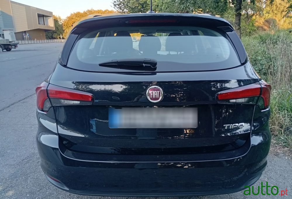 2018' Fiat Tipo Station Wagon photo #4