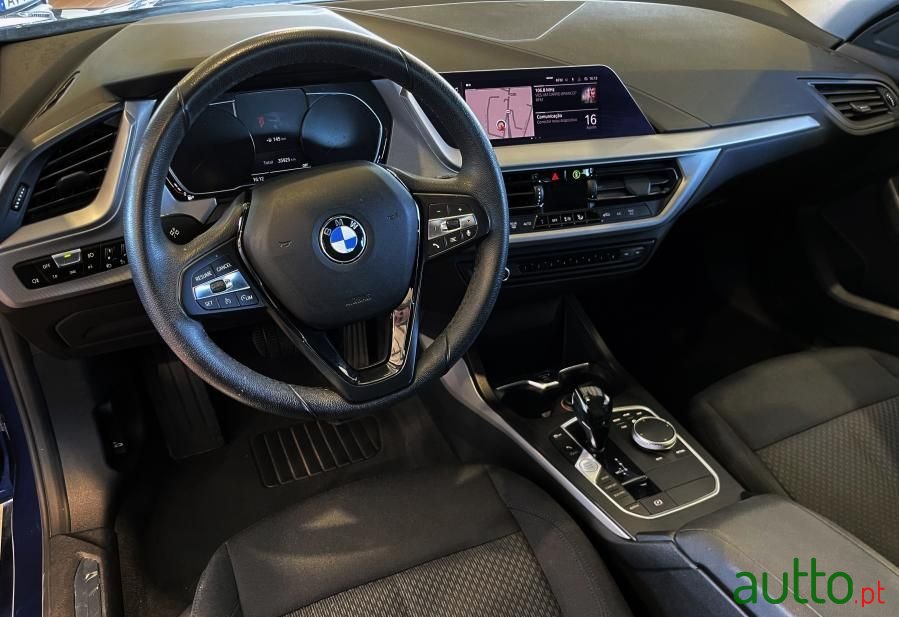 2020' BMW 118 photo #6