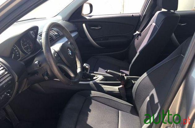 2010' BMW 116 D photo #4