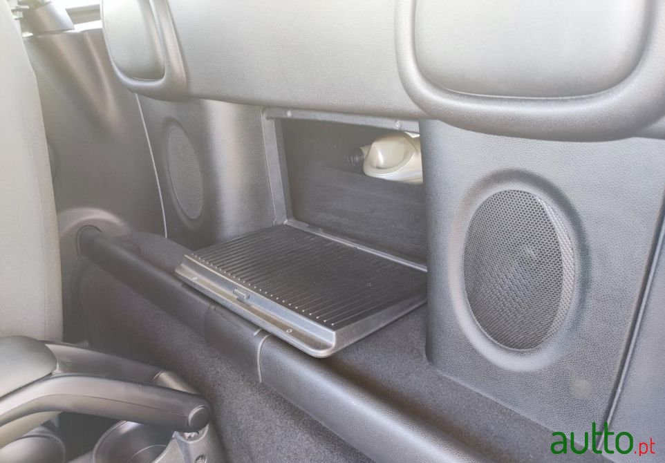 2011' MINI Coupe photo #5