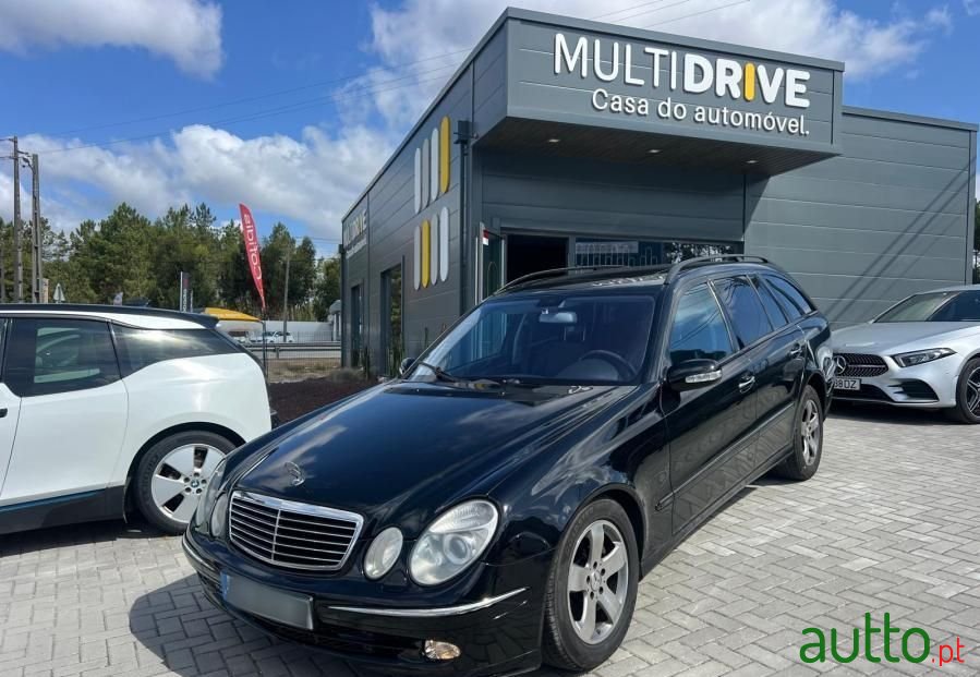 2003' Mercedes-Benz Classe E photo #1