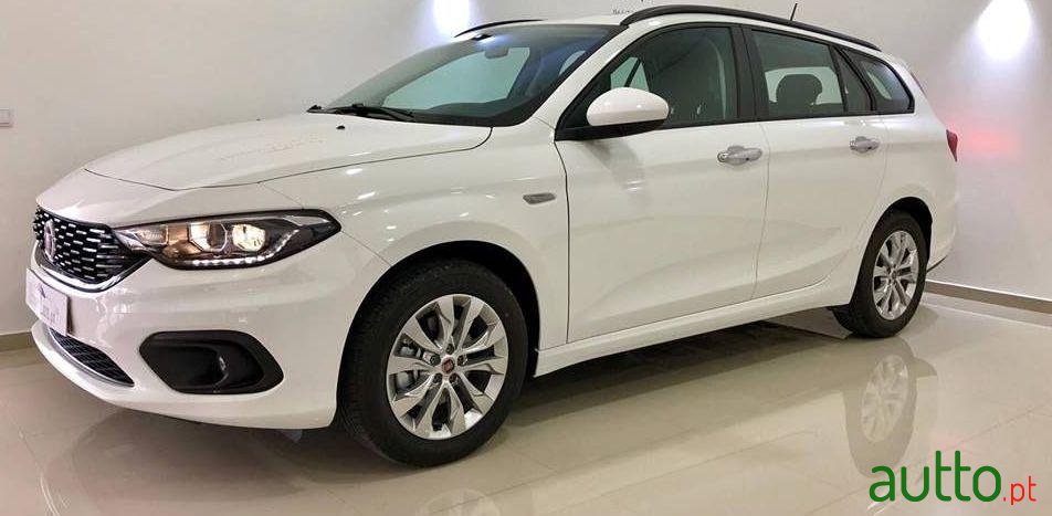 2019' Fiat Tipo Station Wagon photo #2