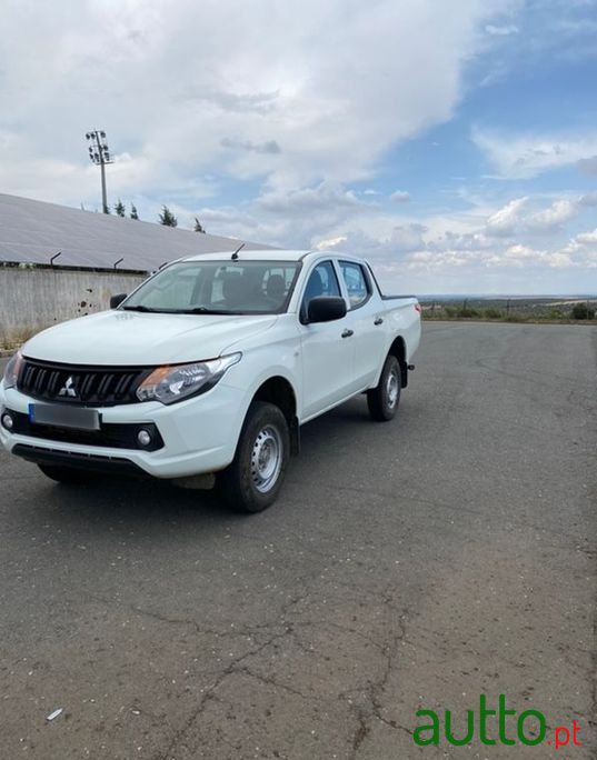 2020' Mitsubishi L200 photo #3
