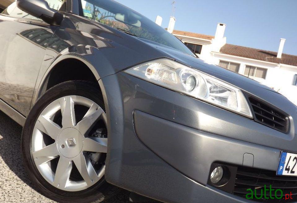 2006' Renault Megane photo #1