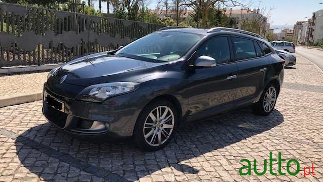 2011' Renault Megane Sport Tourer photo #1