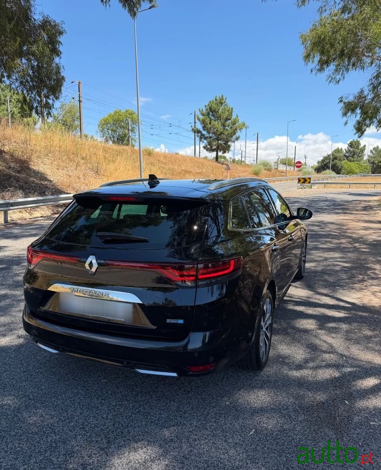 2021' Renault Megane 1.6 Plug-In Limited photo #3