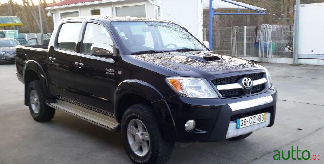 2007' Toyota Hilux Tracker 3.0 photo #2