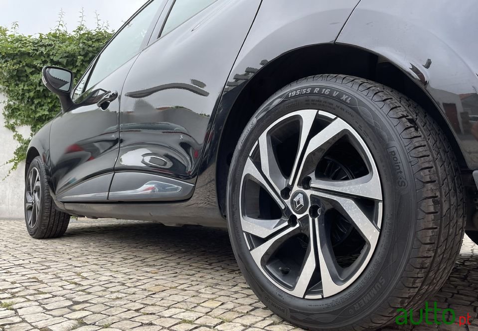 2015' Renault Clio Break photo #5