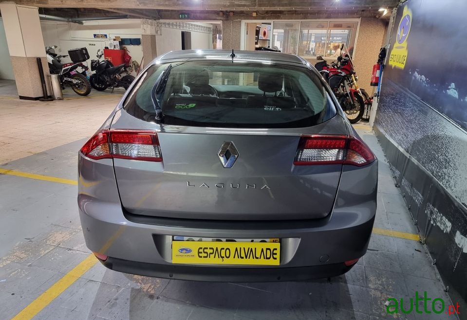 2015' Renault Laguna photo #5