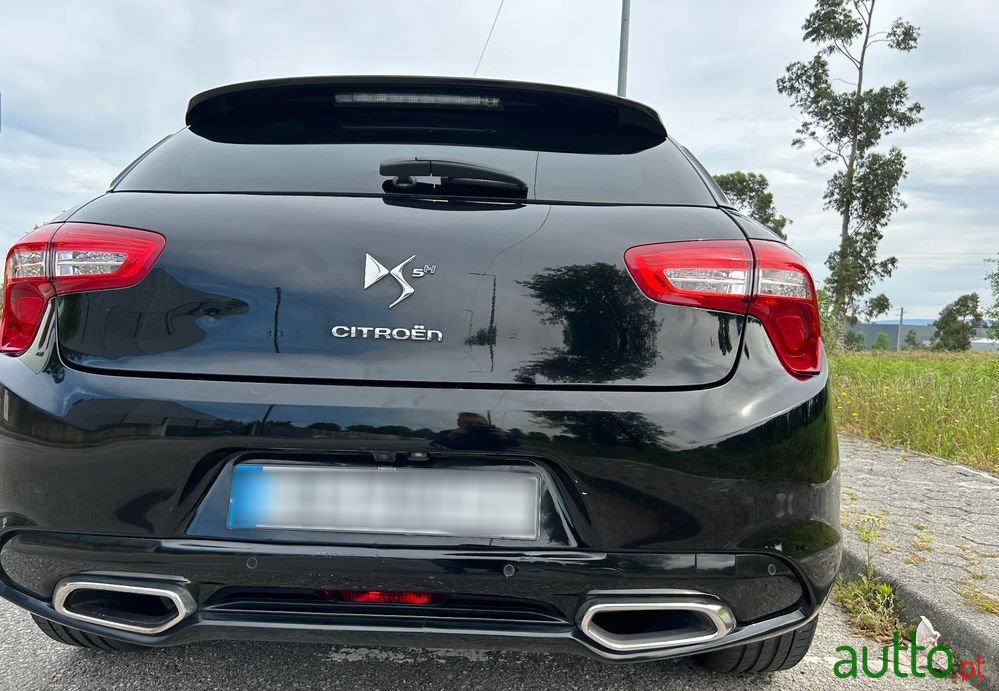 2013' Citroen DS5 photo #6