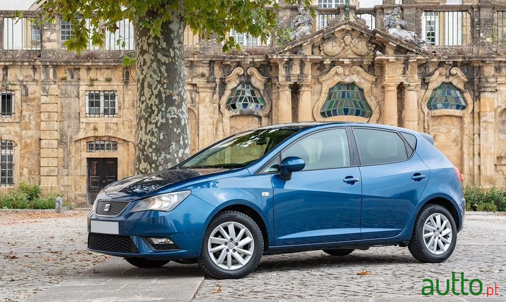 2013' SEAT Ibiza photo #3