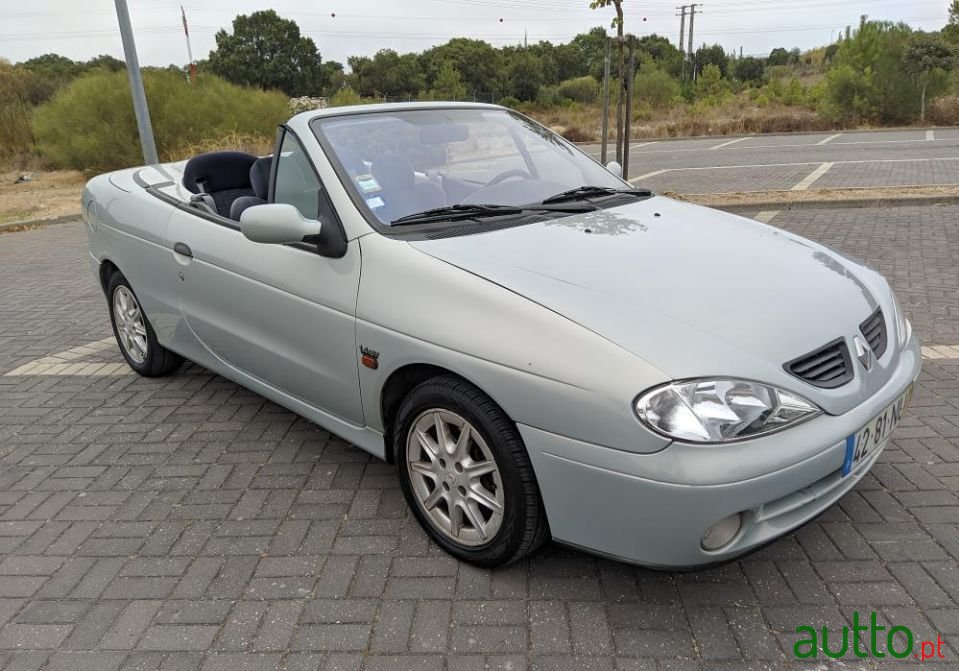 1999' Renault Megane photo #2
