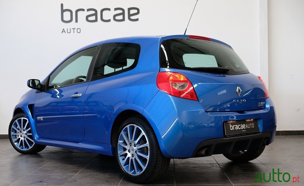 2009' Renault Clio Sport photo #4