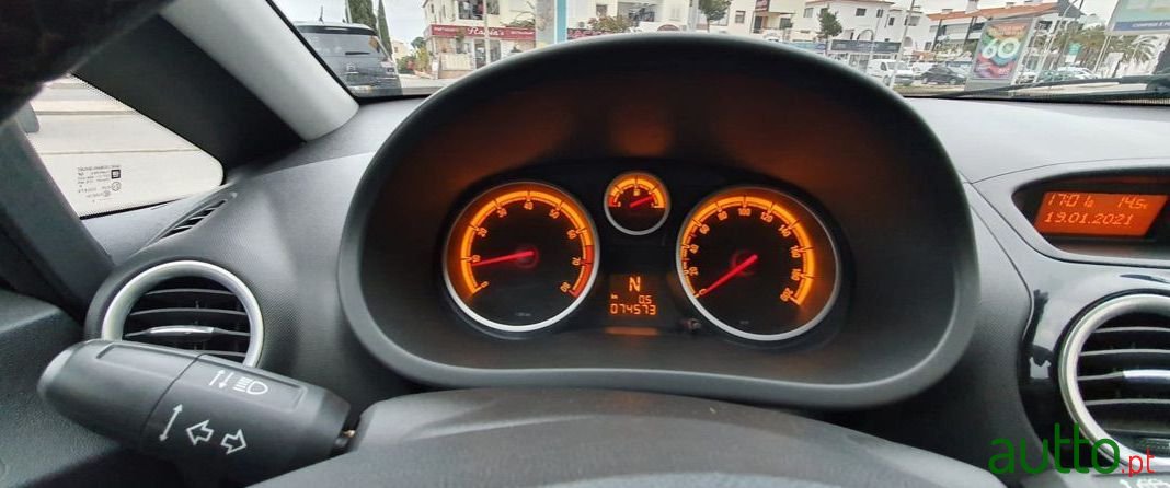 2014' Opel Corsa photo #3