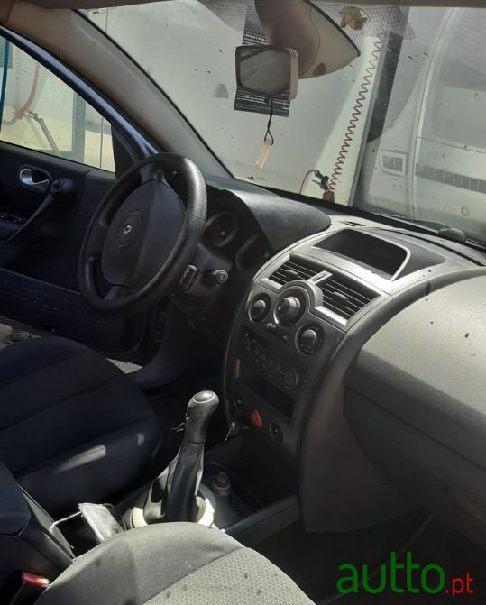 2005' Renault Megane photo #3
