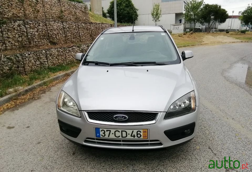 2006' Ford Focus Sw photo #2