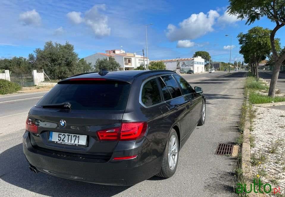 2012' BMW 520 photo #3