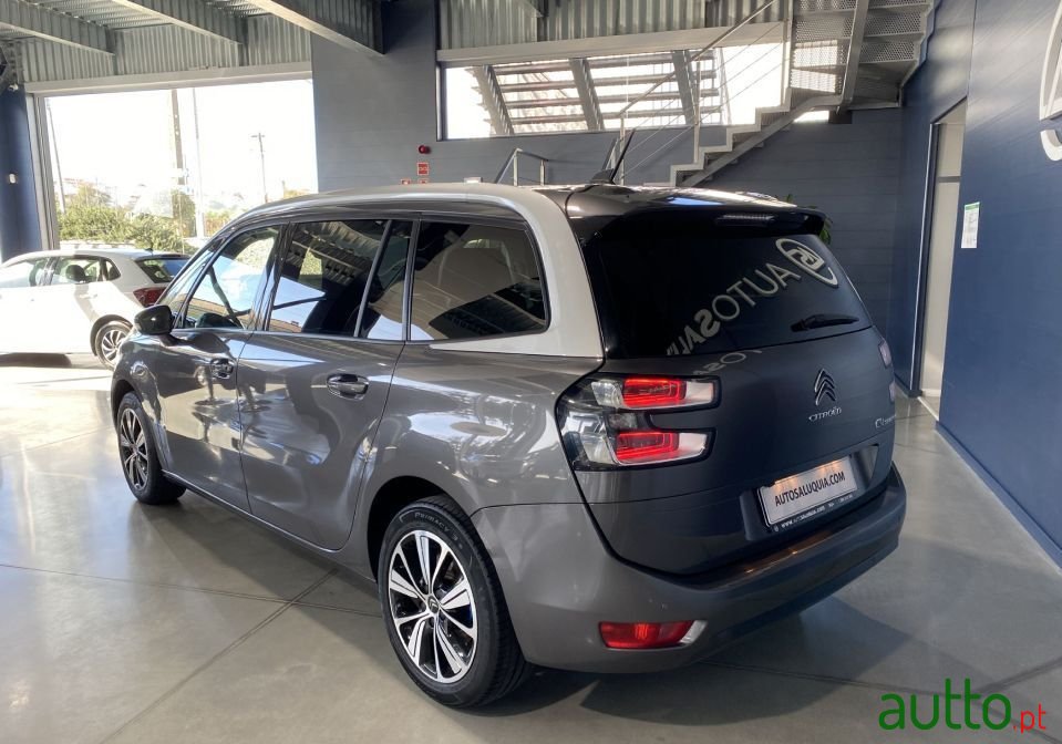 2019' Citroen C4 Spacetourer photo #4