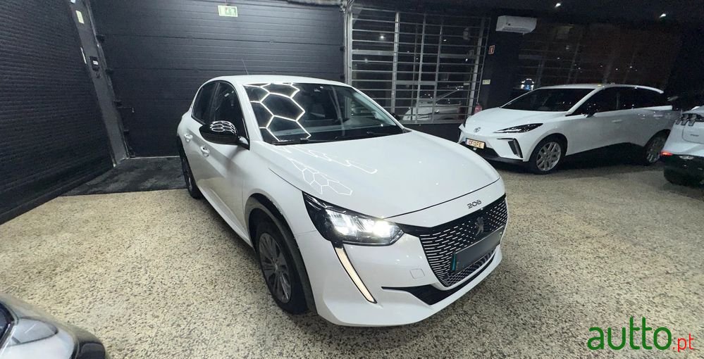 2022' Peugeot e-208 Active Pack photo #2