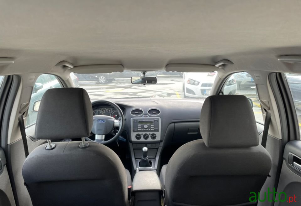 2006' Ford Focus Sw photo #5