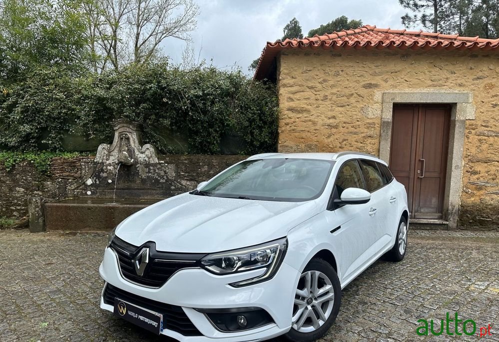 2019' Renault Megane Sport Tourer photo #1