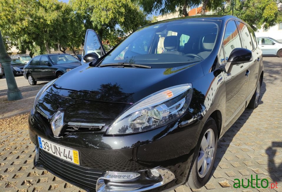 2015' Renault Grand Scenic photo #1