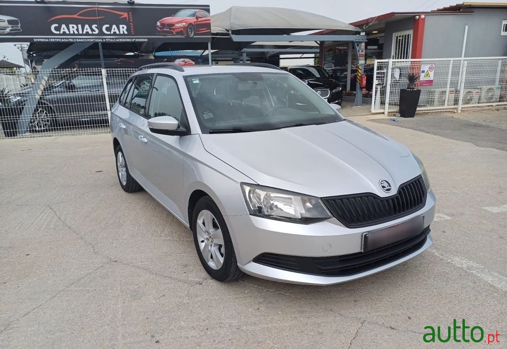 2017' Skoda Fabia Break photo #2