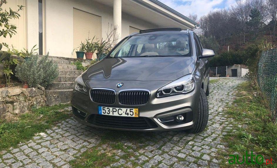 2014' BMW 218 Active Tourer Luxury photo #1