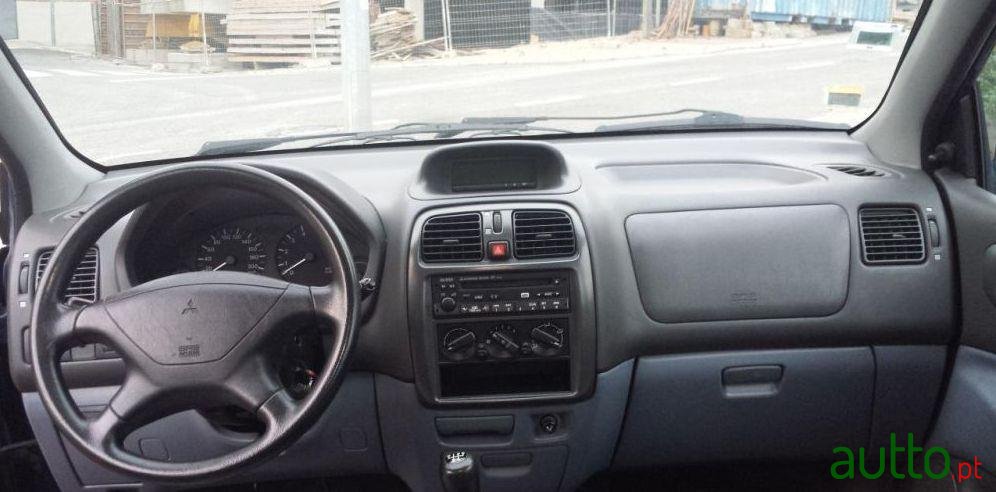 2001' Mitsubishi Space Star photo #1