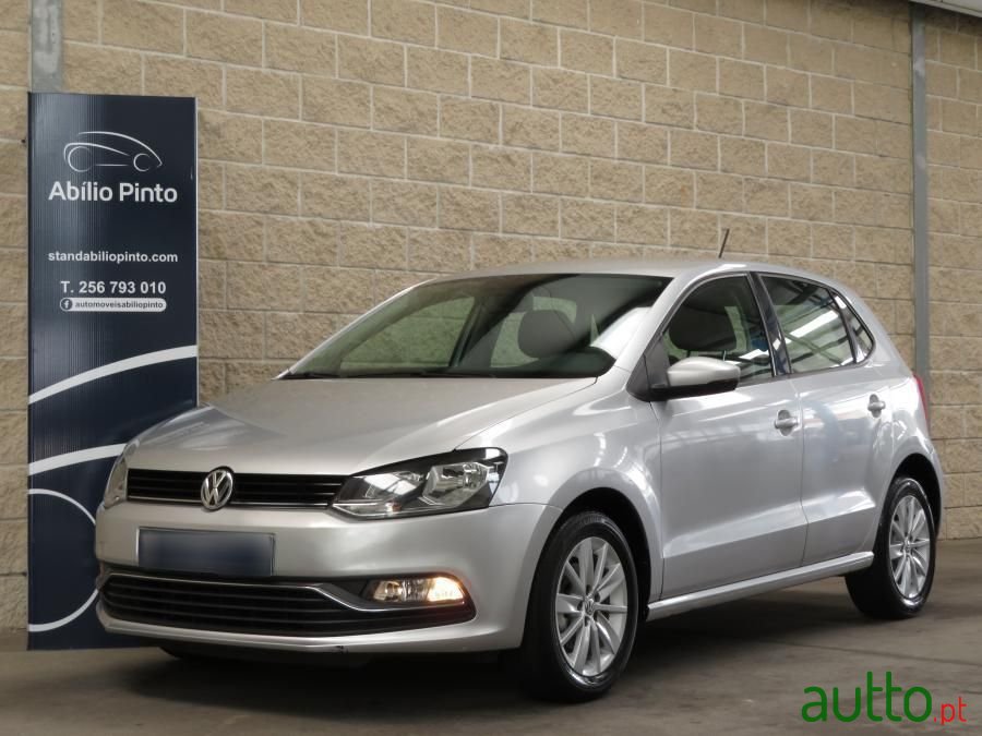 2017' Volkswagen Polo photo #1