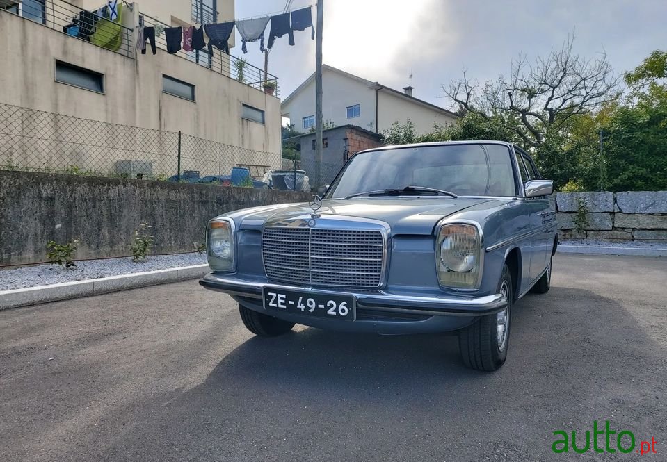 1974' Mercedes-Benz 200 photo #1