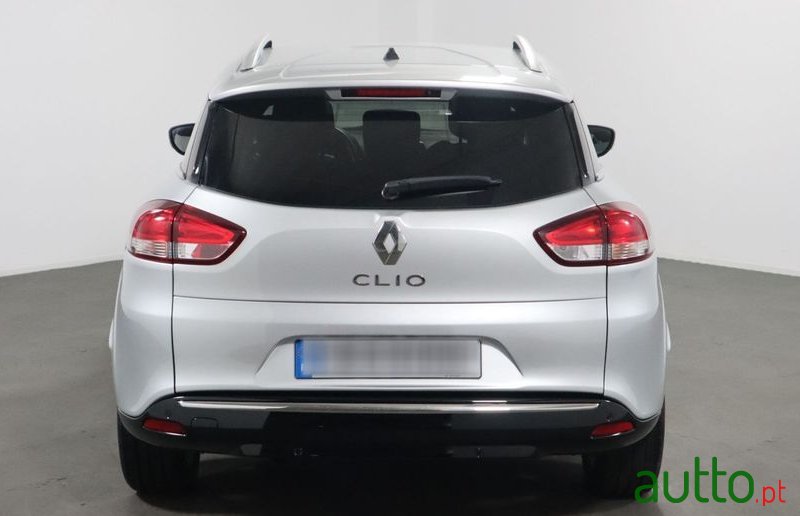 2020' Renault Clio Sport Tourer photo #3