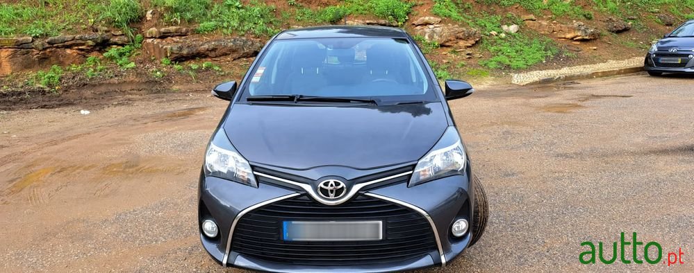 2015' Toyota Yaris photo #3
