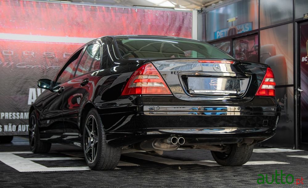 2005' Mercedes-Benz Classe C photo #4