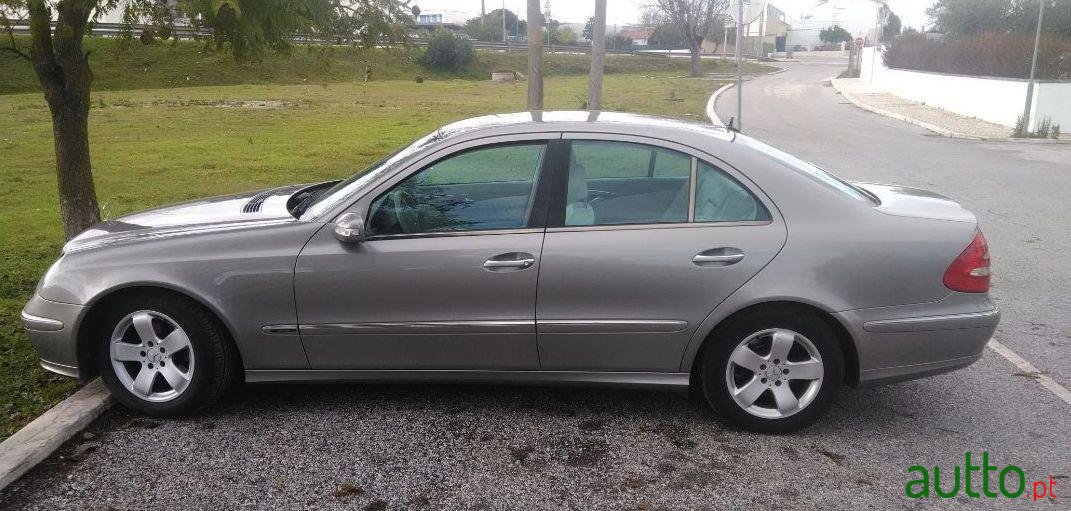 2005' Mercedes-Benz E-320 photo #4