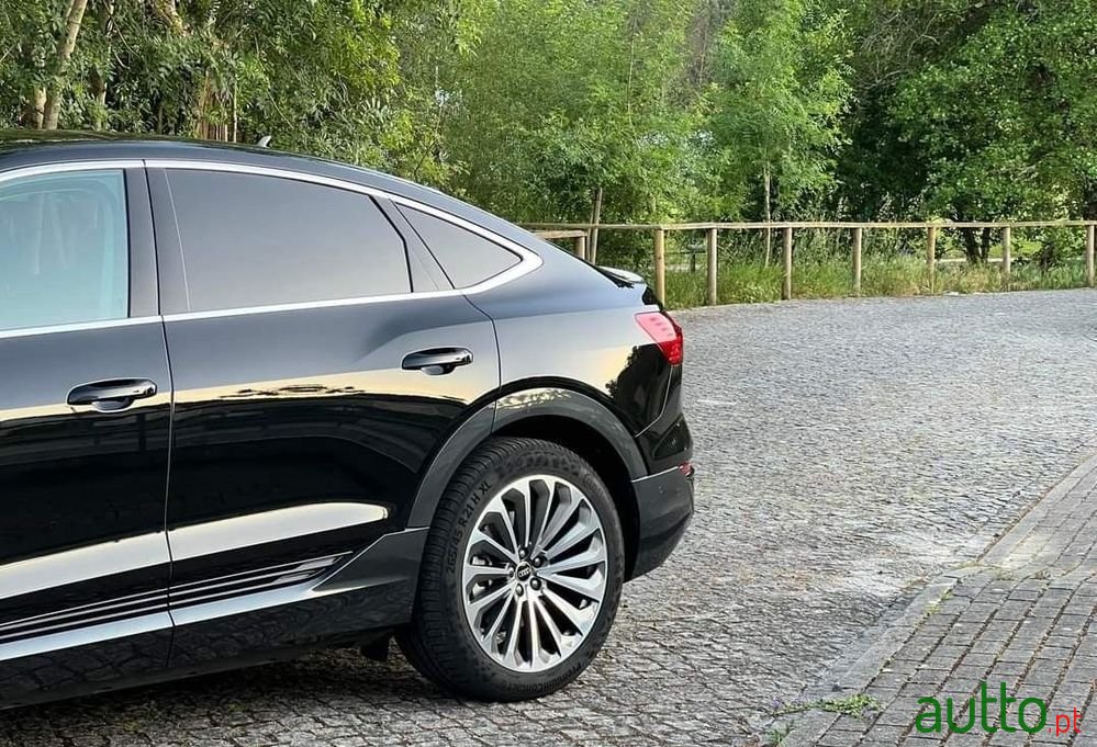 2024' Audi Q8 E-Tron Sportback photo #3